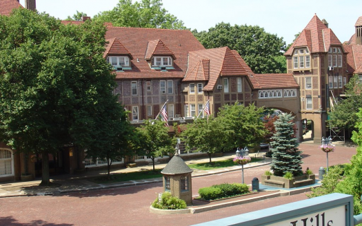 Station Square Forest Hills